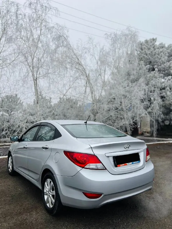 Продам машину hyundai solaris 2011 года выпуска. Автомобиль технически полностью в исправном состоянии, на уверенном ходу. Двигатель 1.6 бензин, не дымит/не троит, едет отлично. Коробка механика. Ходовая часть автомобиля всегда своевременно обслуживается, без каких либо посторонних шумов. Стоит хорошая зимняя резина, также установлена андройд магнитола, один владелец, кондиционер в исправном состоянии. Днище, пороги, арки все целое. За автомобиль уверен, будет ездить и радовать нового владельца.
Цена: 570.000₽ готов сделать скидку у капота.
Звоните: +79494347073 - фотография - 5