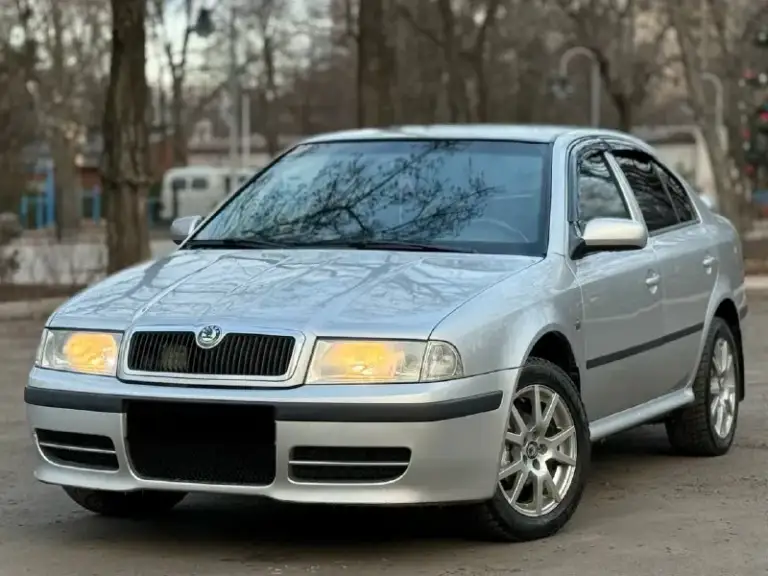 Продам skoda octavia 1.6mpi надежный автомобиль 2007г. Выпуска в отличном состоянии! 3 владельца, без дтп!
Идеальное состояние кузова, ржавчины нет совсем, пороги целые, не гнилые. По технической части нареканий нет, мотор работает плавно и ровно, коробка тоже работает мягко.
Подвеска в хорошем состоянии, не стучит, не гремит. Хорошая комплектация. Климат-контроль, подогрев сидений, 6 подушек безопасности, abs esp круиз-контроль, 2эл. Стеклоподёмника, электрорегулеровка зеркал, диски r16 на зимней резине, сервисные книжки, хорошая музыка. Остальные вопросы по телефону +79494958326 цена 610тыс₽ торг у капота хорошему покупателю. - фотография - 1