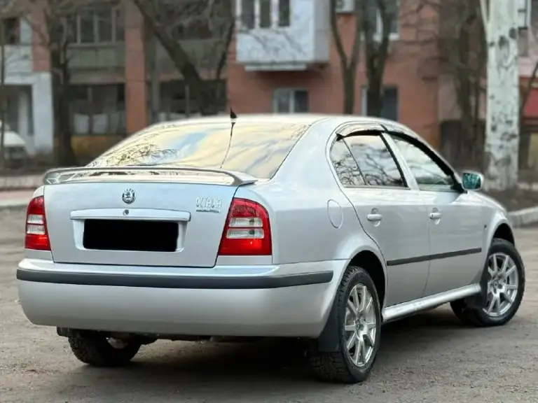 Продам skoda octavia 1.6mpi надежный автомобиль 2007г. Выпуска в отличном состоянии! 3 владельца, без дтп!
Идеальное состояние кузова, ржавчины нет совсем, пороги целые, не гнилые. По технической части нареканий нет, мотор работает плавно и ровно, коробка тоже работает мягко.
Подвеска в хорошем состоянии, не стучит, не гремит. Хорошая комплектация. Климат-контроль, подогрев сидений, 6 подушек безопасности, abs esp круиз-контроль, 2эл. Стеклоподёмника, электрорегулеровка зеркал, диски r16 на зимней резине, сервисные книжки, хорошая музыка. Остальные вопросы по телефону +79494958326 цена 610тыс₽ торг у капота хорошему покупателю. - фотография - 4