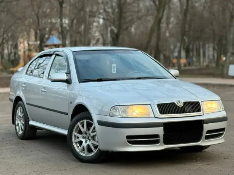 Продам skoda octavia 1.6mpi надежный автомобиль 2007г. Выпуска в отличном состоянии! 3 владельца, без дтп!
Идеальное состояние кузова, ржавчины нет совсем, пороги целые, не гнилые. По технической части нареканий нет, мотор работает плавно и ровно, коробка тоже работает мягко.
Подвеска в хорошем состоянии, не стучит, не гремит. Хорошая комплектация. Климат-контроль, подогрев сидений, 6 подушек безопасности, abs esp круиз-контроль, 2эл. Стеклоподёмника, электрорегулеровка зеркал, диски r16 на зимней резине, сервисные книжки, хорошая музыка. Остальные вопросы по телефону +79494958326 цена 610тыс₽ торг у капота хорошему покупателю. - фотография - 5