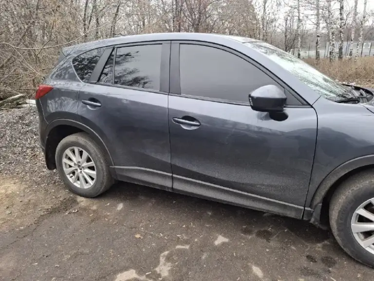 Mazda cx-5 2-л. 2011 год, пробег родной 102т.
В отличном состоянии, замена масло каждые 7т.
Нюансы:
Машина была в не большом дтп, треснуто лобовое, по кузову не большая мятина задней правой двери, трещина на заднем бампере, на фото видно. Переднее крыло заменено.
Коробка от столкновения с бардюром пинает на первой скорости, остальные переключает хорошо.
После устранения последствий дтп езжу уже почти год, машина работает на отлично, не считая пинка коробки.
Цена 1,350 🍋 не большой торг.
+79496850364

📞 Звоните: +7(949)6850364 - фотография - 3