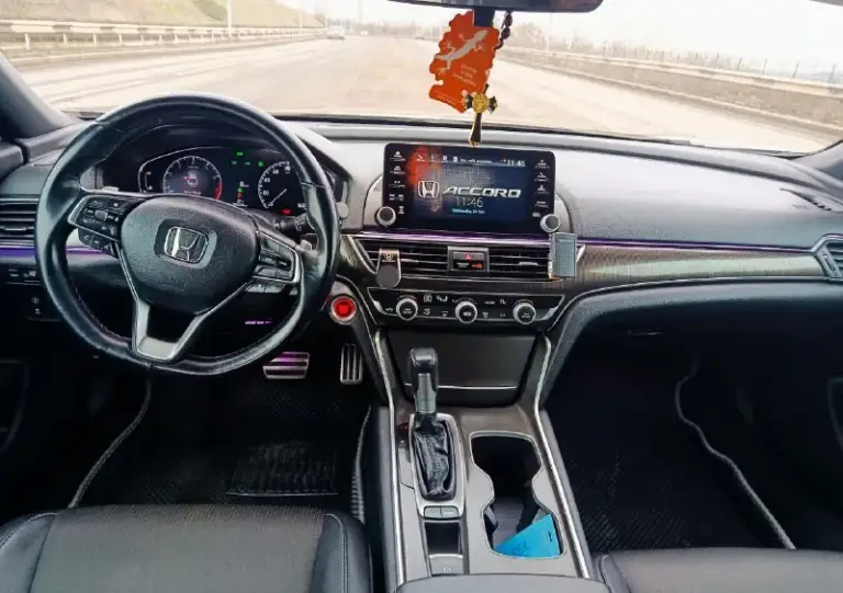 🚗 Продаётся honda accord x 1.5 turbo 🚗
📅 Год выпуска: 2020
⚙️ Двигатель: 1.5 turbo (194 л. С. ), бензин
⚙️ Кпп: автомат (cvt)
⛽️ Расход: от 7л/100 км
📍 Пробег: 78 000км
📌 Привод: передний
🪪 Птс: электронный / я владелец
💡 Комплектация:
— Адаптивный круиз-контроль, удержание полосы.
— Камера заднего вида
— Мультимедиа с carplay / android auto
— Комбинированый салон
— Двухзонный климат
— Амбиентная подсветка салона
⠀
✅ Машина в отличном состоянии, ничего делать не нужно, сел и поехал.
✅ Вся электроника работает
✅ Своевременное обслуживание, свежие масла и фильтра
✅ Готов к проверкам на любом сто
⠀
💰 Цена: 2.4 млн торг
📞 Звоните / пишите: +79493484338
📍 Осмотр: донецк/макеевка
📞 Звоните: +7(949)3484338 - фотография - 3