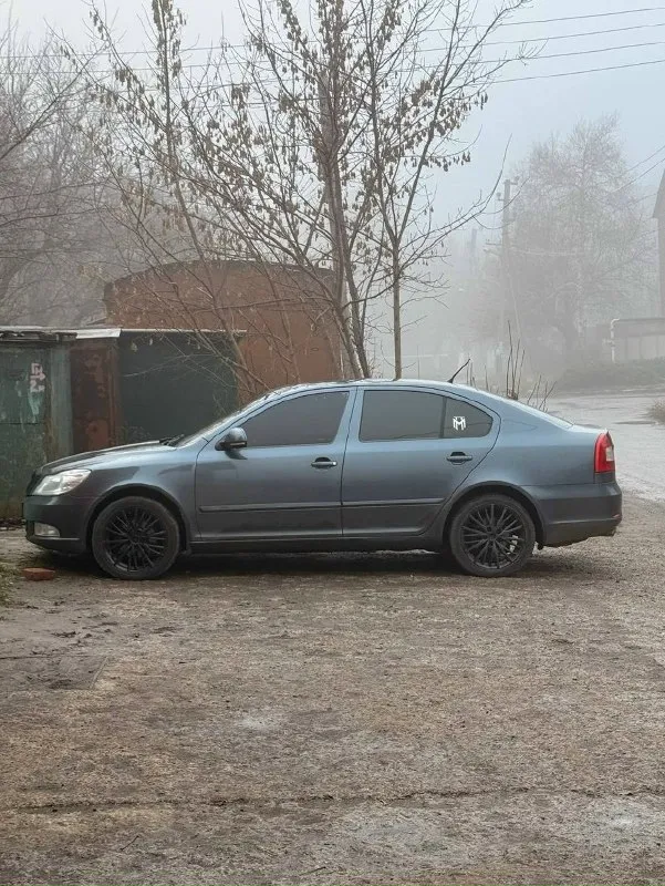 Обмен не интересует! Продам skoda октавия а5 рест в очень хорошем состоянии. 1.4 tsi, кпп механика 6-ти ступенчатая декабрь 2011 г. В. 3 владельца. Мотор работает идеально ровно, масло от замены до замены доливаю грамм 200 (6.000-7.000kм) не троит, не дымит. Едет очень бодро. Ходовая обслужена, без посторонних звуков. Кпп работает как положено. 4 электро стеклоподьёмника, подогревы передних сидений, кондиционер(заправлен летом, полностью исправен), штатные парктроники, led лампы в птф и ближнем. Датчик света, датчик дождя. Родной пробег 219.000, подтвержден автотекой. Два ключа, сервисная книга с первого дня использования. Продаю на 17х легкосплавах, летнюю резину также отдам. Любые проверки только приветствуются 850.000₽ торг +7 949 314 95 95
📞 Звоните: +7(949)3149595 - фотография - 2