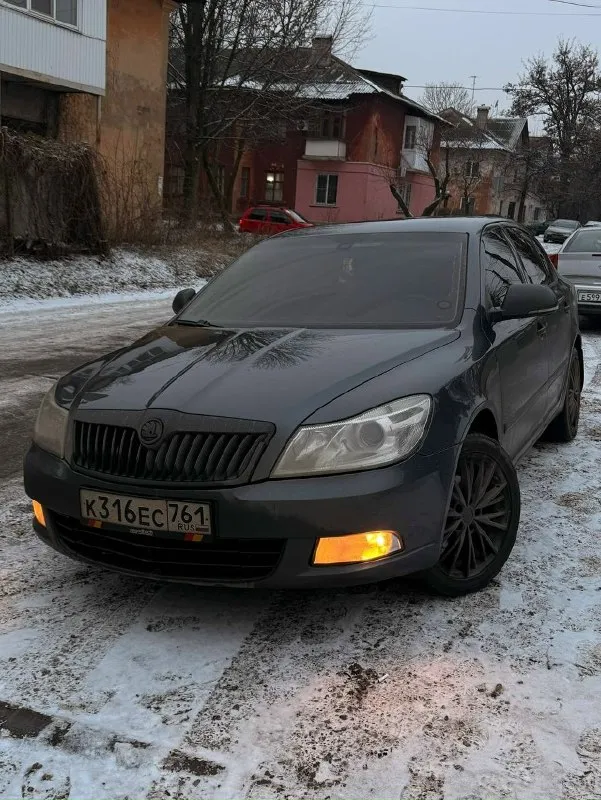 Обмен не интересует! Продам skoda октавия а5 рест в очень хорошем состоянии. 1.4 tsi, кпп механика 6-ти ступенчатая декабрь 2011 г. В. 3 владельца. Мотор работает идеально ровно, масло от замены до замены доливаю грамм 200 (6.000-7.000kм) не троит, не дымит. Едет очень бодро. Ходовая обслужена, без посторонних звуков. Кпп работает как положено. 4 электро стеклоподьёмника, подогревы передних сидений, кондиционер(заправлен летом, полностью исправен), штатные парктроники, led лампы в птф и ближнем. Датчик света, датчик дождя. Родной пробег 219.000, подтвержден автотекой. Два ключа, сервисная книга с первого дня использования. Продаю на 17х легкосплавах, летнюю резину также отдам. Любые проверки только приветствуются 850.000₽ торг +7 949 314 95 95
📞 Звоните: +7(949)3149595 - фотография - 3