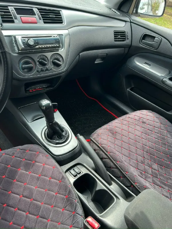 Mitsubishi lancer 1.6 год выпуска: 2007 двигатель: 1.6 л коробка передач: механика привод: передний ✅ техническое состояние: нареканий нет, машина на уверенном ходу! ✅ комплектация: - кондиционер - электростеклоподъемники - подогрев сидений - регулировка зеркал - центральный замок 🔹 салон: ухоженный, 2 комплекта ключей, 2 комплекта шин (лето/зима). 🔹 лкп: есть незначительные нюансы (рыжики). 📄 документы: чистые, проблем нет. 🔍 проверки: возможны за ваш счет. 💰 цена:340 000руб(торг у капота) 📍 город: донецк 📞 контакты: +7 949 370 34 84
📞 Звоните: +7(949)3703484 - фотография - 5