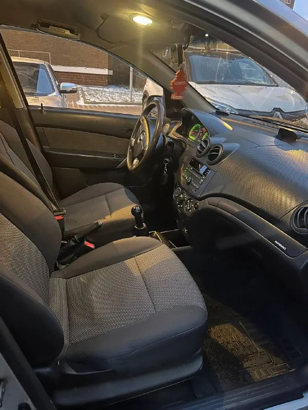Продам chevrolet aveo
Продажа от собственника !
2011 Год родной пробег 200 тысяч. Я 3 хозяин.
Авто абсолютно вся обслужена и не требует никаких вложений и в ближайшее время не будет требовать.
Коробка передач механика работает в штатном режиме . Двигатель 1.4 работает как часы.
За всё время не было ни одного дтп автотека зеленая
Комплектация : кондиционер, автозапуск, гур, подушки безопасности, abs, эл. Стеклоподъемники, сигнализация с обратной связью.
Днище стаканы пороги ланжероны как новые.
Готов на любые проверки так как автомобиль реально без вложений.
Юридически чистая.
Авто на донецких номерах.
Продажа через мрэо.
2 Комплекта колес.
Осмотр г. Донецк
Цена : 410.000
Торг реальному покупателю.
+7(949)4935186
📲 Tg: vova
📞 Звоните: +7(949)4935186 - фотография - 7