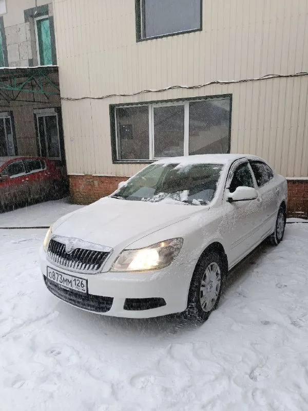 Продам skoda octavia a5 2013 год. Двигатель 1.8 tsi, коробка механика 6-ти ступка. Пробег 164 т. Км. Двигатель и коробка работают идеально. Stage 1 - 210 л. С. Динамика авто потрясающая. Авто полностью обслужено!! Ходовая часть вся перебрана, масло в двигателе, в коробке, новый маховик, комплект сцепления ( luk ). Новая помпа, теплообменник - перечислять можно долго. Новая зимняя шипованная резина. Кузов без единого рыжика!!! Новый планшет. Цена 900 т. ₽. Г донецк. Тел. +79493332212. Возможна продажа в кредит.
📞 Звоните: +7(949)3332212 - фотография - 1