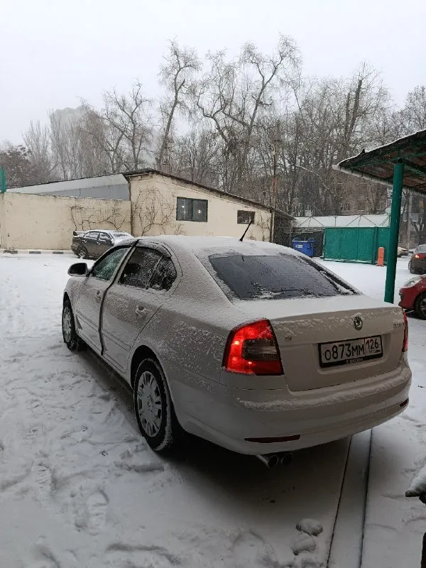 Продам skoda octavia a5 2013 год. Двигатель 1.8 tsi, коробка механика 6-ти ступка. Пробег 164 т. Км. Двигатель и коробка работают идеально. Stage 1 - 210 л. С. Динамика авто потрясающая. Авто полностью обслужено!! Ходовая часть вся перебрана, масло в двигателе, в коробке, новый маховик, комплект сцепления ( luk ). Новая помпа, теплообменник - перечислять можно долго. Новая зимняя шипованная резина. Кузов без единого рыжика!!! Новый планшет. Цена 900 т. ₽. Г донецк. Тел. +79493332212. Возможна продажа в кредит.
📞 Звоните: +7(949)3332212 - фотография - 5
