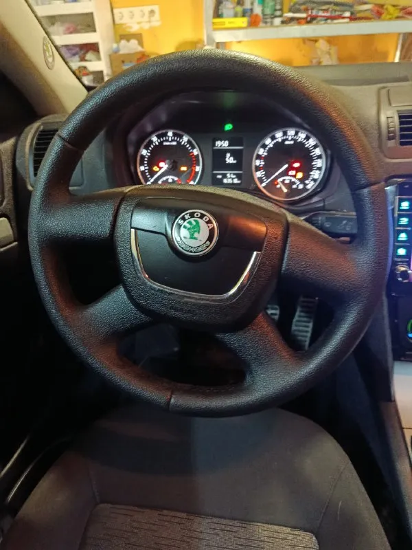 Продам skoda octavia a5 2013 год. Двигатель 1.8 tsi, коробка механика 6-ти ступка. Пробег 164 т. Км. Двигатель и коробка работают идеально. Stage 1 - 210 л. С. Динамика авто потрясающая. Авто полностью обслужено!! Ходовая часть вся перебрана, масло в двигателе, в коробке, новый маховик, комплект сцепления ( luk ). Новая помпа, теплообменник - перечислять можно долго. Новая зимняя шипованная резина. Кузов без единого рыжика!!! Новый планшет. Цена 900 т. ₽. Г донецк. Тел. +79493332212. Возможна продажа в кредит.
📞 Звоните: +7(949)3332212 - фотография - 9