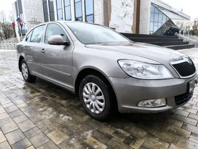 Продам skoda octavia a5 рестайлинг
( Skoda октавия)
Двигатель 1.6 mpi
Классический автомат. (японский aisin)
Пробег: 175 тысяч км. 100% оригинальный, не скрученный. Очень легко проверяется.
Машина полностью обслужена, за время владения вложено много денег.
Машина без проблем, все работает
Я 3 хозяин
Юридически чистая
Подогревы передних сидений, датчик дождя, датчик света, противотуманные фары, подлокотник.
Кто ищет живую шкоду, приезжайте- смотрите. Сейчас таких мало.
Подробности в сообщениях или по телефону +79497468109
📲 Tg: @dmitriype
📞 Звоните: +7(949)7468109 - фотография - 2