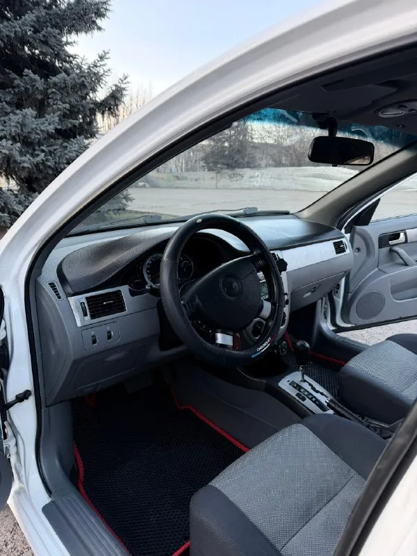 Продам седан🔥
🔥 Chevrolet lacetti🔥
•2012 Год
•Объем двигателя: 1.6, газ/бензин
•109 Л. С.
•Пробег: 168т.
•( Полноценный автомат)
Автомобиль для своих лет в безупречном состоянии. Всегда все обслуживалось вовремя! Весь в заводском окрасе, кроме бамперов. Кто ищет хозяйский, обслуженный автомобиль, то это тот самый вариант.
Машина продается в луганске
Цена: 770т. Руб.
Звоните: +79595089905!
📞 Звоните: +7(959)5089905 - фотография - 8