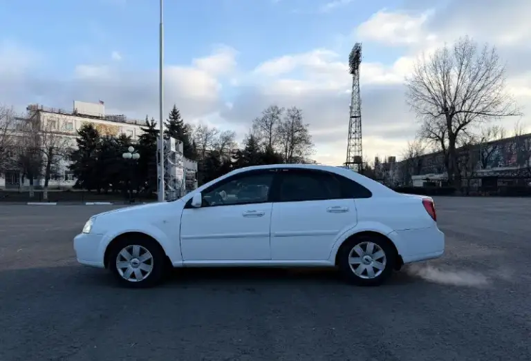 Продам седан🔥
🔥 Chevrolet lacetti🔥
•2012 Год
•Объем двигателя: 1.6, газ/бензин
•109 Л. С.
•Пробег: 168т.
•( Полноценный автомат)
Автомобиль для своих лет в безупречном состоянии. Всегда все обслуживалось вовремя! Весь в заводском окрасе, кроме бамперов. Кто ищет хозяйский, обслуженный автомобиль, то это тот самый вариант.
Машина продается в луганске
Цена: 770т. Руб.
Звоните: +79595089905!
📞 Звоните: +7(959)5089905 - фотография - 9