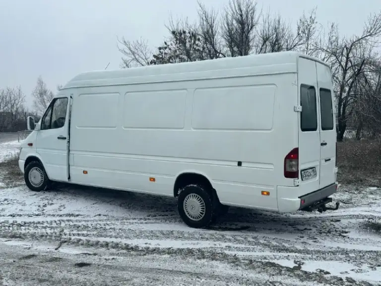 Mercedes-benz sprinter 2.2 грузовой фургон идеальное сочетание немецкой надежности, высокой грузоподьемности и современных технологий. Это автомобиль, на который можно положиться в любой ситуации-от городских маршрутов до дальних рейсов. Осмотр макеевка +7 949 693 56 41 цена 1.400.000₽
📞 Звоните: +7(949)6935641 - фотография - 6