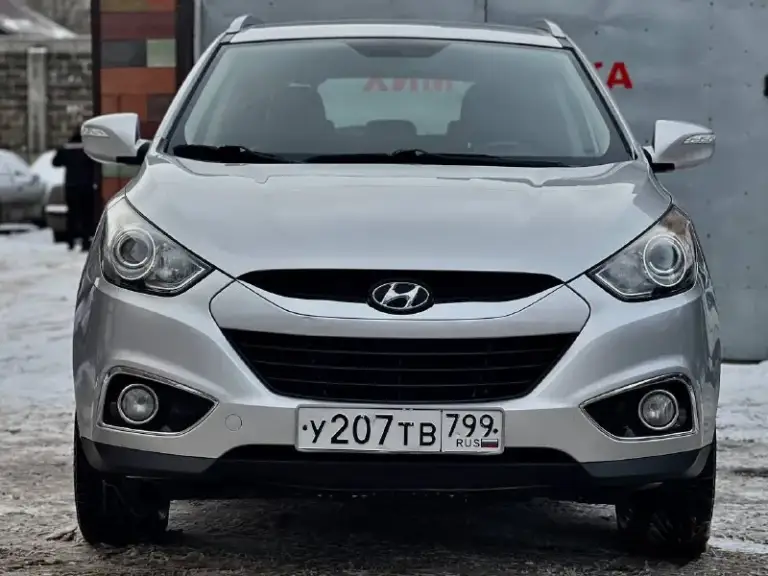 Продам hyundai ix35 год:2012 пробег:118.000 коробка:автомат мотор:2литра цена:1.320.000₽ привод:полный номер:+79494952372 или +79491003435 на обоих номерах есть телеграмм! Авто в отличном состоянии с родным пробегом, технически часть на твердую 5+ мотор и коробка в идеальном состоянии! Салон и кузов выглядит как на фото, по кузову без дефектов не ржавчины не вмятин, салон в идеальном состоянии чистый без дырок и пятин, за автомобилем ухаживали, в хорошей комплектации:комбинированный кожаный салон, мульти руль, раздельный климат контроль, парктроники передние и задние, обогрев лобового стекла заднего стекла, зеркал и дворников, подогревы передних сидений и задних, датчик света и дождя, большой монитор с камерой заднего вида, с bt, aux, usb, помощь при спуске, полный бортовой компьютер и многое другое, больше информации по телефону
📞 Звоните: +7(949)4952372 - фотография - 2
