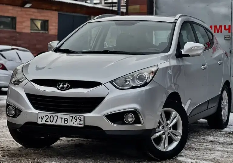 Продам hyundai ix35
Год:2012
Пробег:118.000
Коробка:автомат
:2Литра
Цена:1.320.000₽
Привод:полный
Номер:+79494952372 или +79491003435 на обоих номерах есть телеграмм!
Авто в отличном состоянии с родным пробегом, технически часть на твердую 5+ мотор и коробка в идеальном состоянии! Салон и кузов выглядит как на фото, по кузову без дефектов не ржавчины не вмятин, салон в идеальном состоянии чистый без дырок и пятин, за автомобилем ухаживали, в хорошей комплектации:комбинированный кожаный салон, мульти руль, раздельный климат контроль, парктроники передние и задние, обогрев лобового стекла заднего стекла, зеркал и дворников, подогревы передних сидений и задних, датчик света и дождя, большой монитор с камерой заднего вида, с bt, aux, usb, помощь при спуске, полный бортовой компьютер и многое другое, больше информации по телефону
📲 Tg: @ninochka_ra
📞 Звоните: +7(949)4952372 - фотография - 2