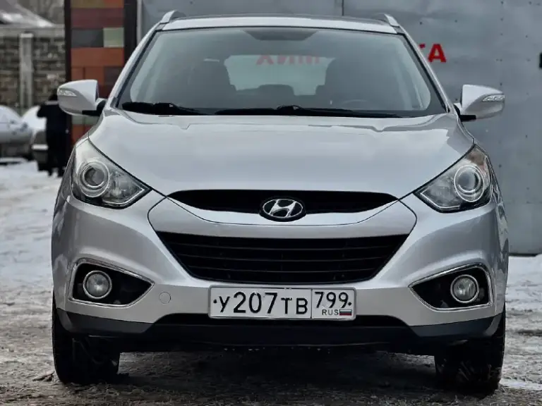 Продам hyundai ix35
Год:2012
Пробег:118.000
Коробка:автомат
:2Литра
Цена:1.320.000₽
Привод:полный
Номер:+79494952372 или +79491003435 на обоих номерах есть телеграмм!
Авто в отличном состоянии с родным пробегом, технически часть на твердую 5+ мотор и коробка в идеальном состоянии! Салон и кузов выглядит как на фото, по кузову без дефектов не ржавчины не вмятин, салон в идеальном состоянии чистый без дырок и пятин, за автомобилем ухаживали, в хорошей комплектации:комбинированный кожаный салон, мульти руль, раздельный климат контроль, парктроники передние и задние, обогрев лобового стекла заднего стекла, зеркал и дворников, подогревы передних сидений и задних, датчик света и дождя, большой монитор с камерой заднего вида, с bt, aux, usb, помощь при спуске, полный бортовой компьютер и многое другое, больше информации по телефону
📲 Tg: @ninochka_ra
📞 Звоните: +7(949)4952372 - фотография - 3