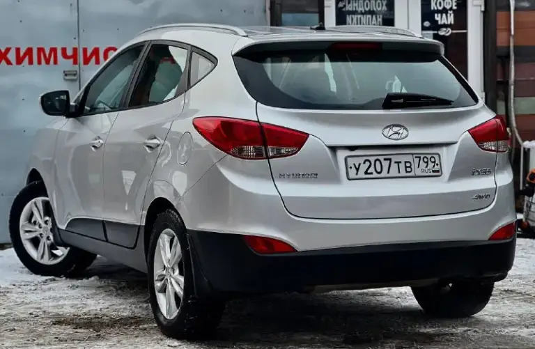 Продам hyundai ix35
Год:2012
Пробег:118.000
Коробка:автомат
:2Литра
Цена:1.320.000₽
Привод:полный
Номер:+79494952372 или +79491003435 на обоих номерах есть телеграмм!
Авто в отличном состоянии с родным пробегом, технически часть на твердую 5+ мотор и коробка в идеальном состоянии! Салон и кузов выглядит как на фото, по кузову без дефектов не ржавчины не вмятин, салон в идеальном состоянии чистый без дырок и пятин, за автомобилем ухаживали, в хорошей комплектации:комбинированный кожаный салон, мульти руль, раздельный климат контроль, парктроники передние и задние, обогрев лобового стекла заднего стекла, зеркал и дворников, подогревы передних сидений и задних, датчик света и дождя, большой монитор с камерой заднего вида, с bt, aux, usb, помощь при спуске, полный бортовой компьютер и многое другое, больше информации по телефону
📲 Tg: @ninochka_ra
📞 Звоните: +7(949)4952372 - фотография - 4