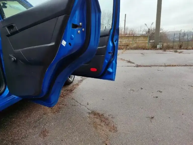 Здравствуйте продам chevrolet aveo 2009 года. Автомобиль в отличном состоянии не имеет ни рыжики ни коррозии днище пороги в идеальном состоянии. Мотор 1.5 пробег 190 тысяч родной. Автомобиль вся обслужена вся новая ходовая часть была недавно заменена рулевая рейка шаровая наконечники ремень ролики, масла фильтра новый аккумулятор кондиционер обслужил летом. Комплектация автомобиля кондиционер стеклоподъёмники гидроусилитель руля, подушка безопасности электро регулировки зеркал центральный замок сигнализация два ключа, сервисная книжка, магнитола pioneer, газ евро-4. В писан техпаспорт. Два комплекта резины оба на дисках. По документам полный порядок я собственник оформления через мрэо. Цена 520.000 тысяч российский рублей. Осмотр город донецк +79494491380
📞 Звоните: +7(949)4491380 - фотография - 5