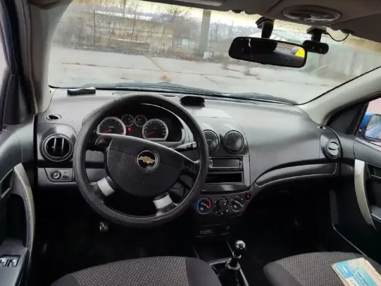 Здравствуйте продам chevrolet aveo 2009 года. Автомобиль в отличном состоянии не имеет ни рыжики ни коррозии днище пороги в идеальном состоянии. Мотор 1.5 пробег 190 тысяч родной. Автомобиль вся обслужена вся новая ходовая часть была недавно заменена рулевая рейка шаровая наконечники ремень ролики, масла фильтра новый аккумулятор кондиционер обслужил летом. Комплектация автомобиля кондиционер стеклоподъёмники гидроусилитель руля, подушка безопасности электро регулировки зеркал центральный замок сигнализация два ключа, сервисная книжка, магнитола pioneer, газ евро-4. В писан техпаспорт. Два комплекта резины оба на дисках. По документам полный порядок я собственник оформления через мрэо. Цена 520.000 тысяч российский рублей. Осмотр город донецк +79494491380
📞 Звоните: +7(949)4491380 - фотография - 6