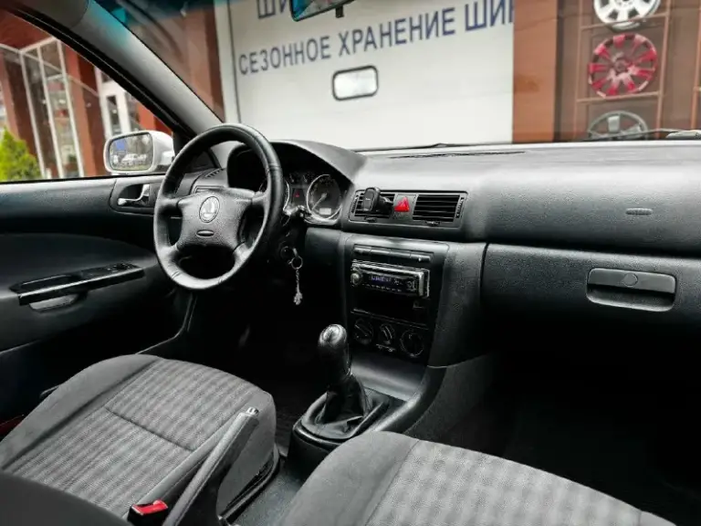 Продам skoda octavia tour 1.6 автомобиль в отличном состоянии без дефектов (гнили, коррозии, ржавчин и тд. ) за все время эксплуатации у автомобиля 2 собственника. Большую часть простояла в теплом гараже. Пробег:170.000 км бережное использование автомобиль не участвовал в дорожно транспортных происшествиях (без дтп) днище и пороги абсолютно целое без дыр и тд. Техническая часть:без посторонних звуков и без вложений. Год выпуска:2007 объем двигателя:1.6 кпп:механика 5-ти ступка привод:передний комплектация:рабочий кондиционер, усилитель руля (гур), центральный замок, электрорегулируемые зеркала, обогрев зеркал, передние электростеклоподъёмники, регулировка рулевой колонки, регулировка сидений по высоте, массажные передние сидения, хорошая акустика, обогревы стекла, подушка безопасности airbag, диски радиусом 16r резина зима michelin, сервисные книги. Стоимость:610.000₽ хороший торг строго возле автомобиля. Контактный номер телефона: +79494675503 также whatsapp, telegram.
📞 Звоните: +7(949)4675503 - фотография - 6