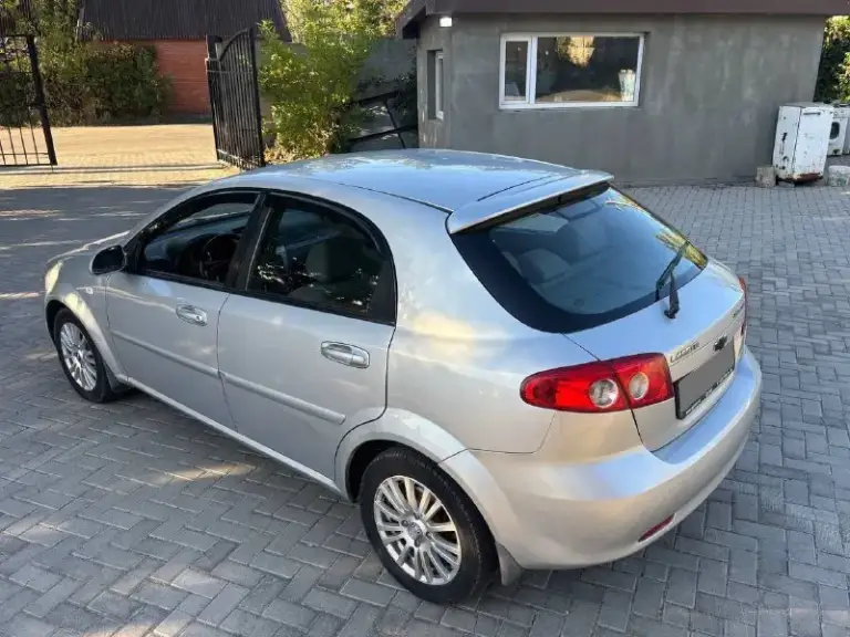 Продам срочно
Chevrolet lacetti
Год выпуска 2007
Обьем двигателя 1.6 механика
Машина в очень хорошем состоянии, всю жизнь в одних руках, салон ухоженный
Зеленая автотека
Оригинальный птс
Два ключа
4 Стекло подъемника
Пробег 192 000
Мультируль
Электро регулировка зеркал
Цена 430 000р
Номер телефона
+79490989194 - фотография - 5