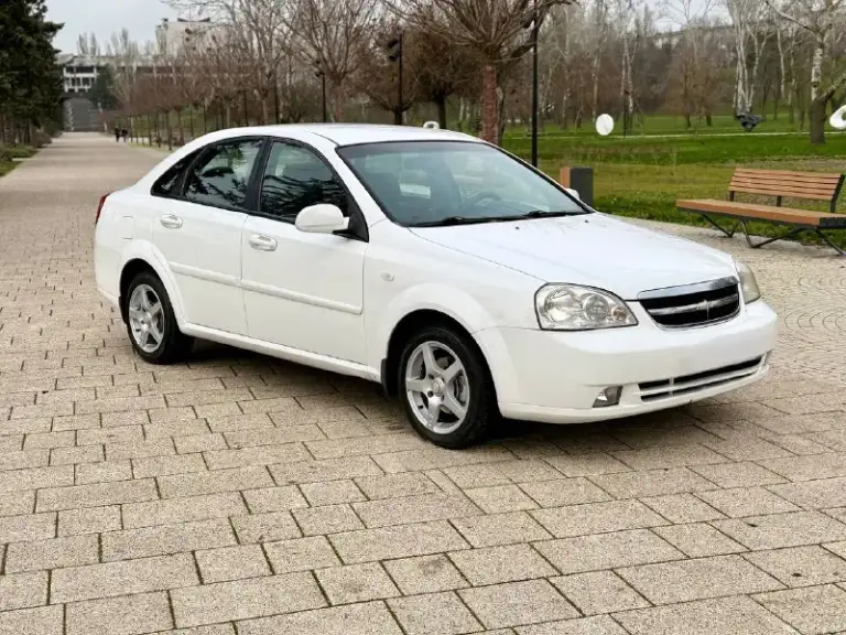 🚙Марка: chevrolet lacetti
⚙️Двигатель: 1.6
⛽️Вид топлива: бензин
📅Год выпуска: 2008
💴Цена:585.000 руб торг обмен
🗺️Пробег:187.000 км
📦:Кпп :механика

Автомобиль в хорошем состоянии вложений никаких не требует кузов без нареканий жучков рыжиков нету салон в отличном состоянии не протёртый не прокуренный техническая часть на отлично недавно прошел полная то

По комплектации четыре стеклоподъемника электро зеркала датчик дождя датчик света камера заднего вида имеются задние парктроники стоит android планшет зимняя резина новая + летняя в комплекте

Все остальные доп вопросы
По телефону
+79495000534
📍•Город мариуполь - фотография - 2