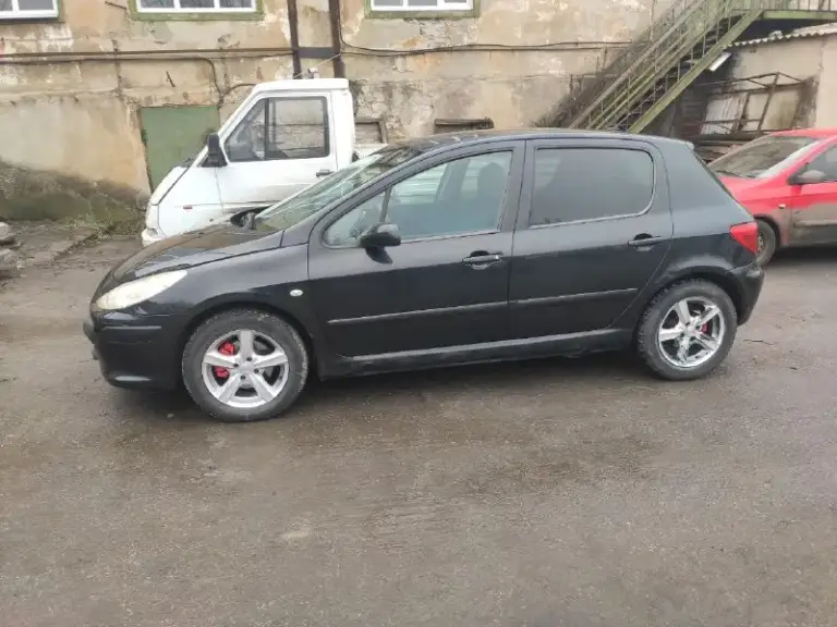 Продаеться peugeot 1.6 автомат 2007 года. Машина в хорошем состоянии на хорошеи шипованои резине. Кондер работает сигнализация с автозапуском. Хозяйка по техпаспорту цена360 т. Р. . Торг возле авто. +79496439718
📞 Звоните: +7(949)6439718 - фотография - 3