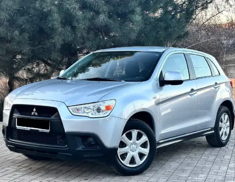 Продам mitsubishi asx
Год выпуска:2013
Объём двигателя:1.6.v16
Кпп механическая
Родной пробег:147.000 км
Один собственник

Авто без дтп! В родном окрасе!
Состояние кузова отличное!
Автотека✅
Технически авто без вложений
Автомобиль обслуживался всегда по регламенту, недавно сделали полное т. О, автомобиль готов к зимней эксплуатации

Комплектация:
Бортовой компьютер,
Подогрев сидений,4 стеклоподъемника, кондиционер, электро зеркала, противотуманные фары, подогрев стекл, abs esp, aux bluetooth, полный комплект ключей и много чего прочего для комфортного вождения
По документам любой вид оформления

Цена:975.000

+79490514189

Г. Донецк - фотография - 2