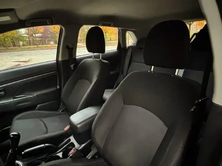 Продам mitsubishi asx
Год выпуска:2013
Объём двигателя:1.6.v16
Кпп механическая
Родной пробег:147.000 км
Один собственник

Авто без дтп! В родном окрасе!
Состояние кузова отличное!
Автотека✅
Технически авто без вложений
Автомобиль обслуживался всегда по регламенту, недавно сделали полное т. О, автомобиль готов к зимней эксплуатации

Комплектация:
Бортовой компьютер,
Подогрев сидений,4 стеклоподъемника, кондиционер, электро зеркала, противотуманные фары, подогрев стекл, abs esp, aux bluetooth, полный комплект ключей и много чего прочего для комфортного вождения
По документам любой вид оформления

Цена:975.000

+79490514189

Г. Донецк - фотография - 6
