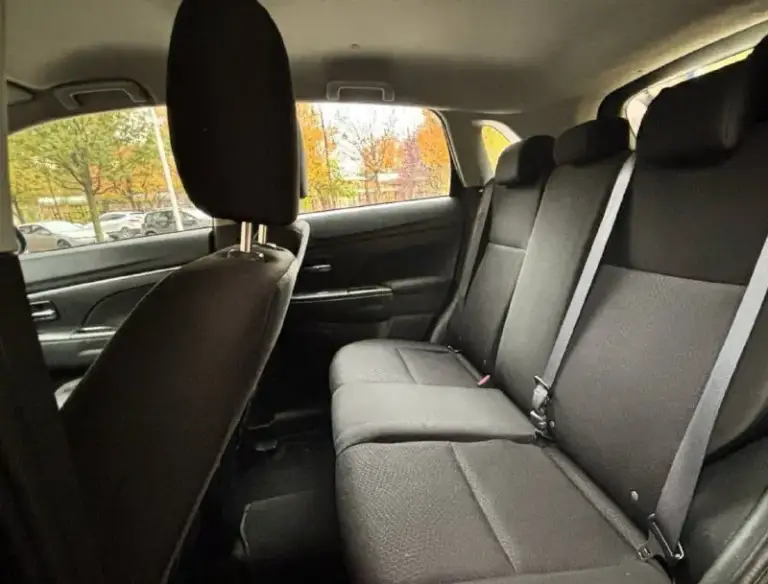 Продам mitsubishi asx
Год выпуска:2013
Объём двигателя:1.6.v16
Кпп механическая
Родной пробег:147.000 км
Один собственник

Авто без дтп! В родном окрасе!
Состояние кузова отличное!
Автотека✅
Технически авто без вложений
Автомобиль обслуживался всегда по регламенту, недавно сделали полное т. О, автомобиль готов к зимней эксплуатации

Комплектация:
Бортовой компьютер,
Подогрев сидений,4 стеклоподъемника, кондиционер, электро зеркала, противотуманные фары, подогрев стекл, abs esp, aux bluetooth, полный комплект ключей и много чего прочего для комфортного вождения
По документам любой вид оформления

Цена:975.000

+79490514189

Г. Донецк - фотография - 7