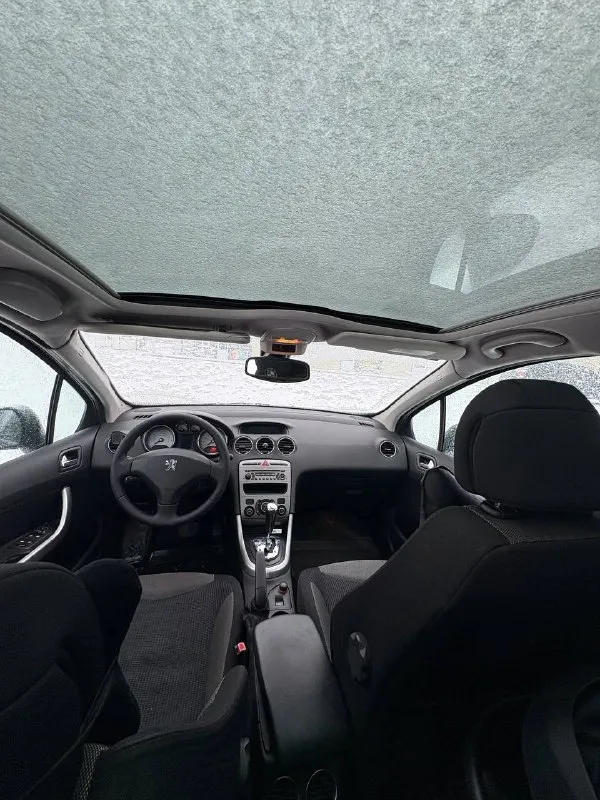 Peugeot 308, 2008 год выпуска, родной пробег 163000 тысячи, реальных 2 владельца по документам, я второй, до меня авто было 15 лет в одних руках, машина без дтп, с зеленой автотекой, по технической части все в идеале, проблем нет. Комплектация на панораме, двух зонный климат контроль, кондиционер, подогревы сидений, датчик света, дождя, сигнализация с автозапуском. Новая зимняя резина, проехала меньше 1000 км. Машина находится в донецке, цена 575000 тысяч символический торг у капота, авто без вложений
+79494951390
📲 Tg: @artemgukov1
📞 Звоните: +7(949)4951390 - фотография - 8