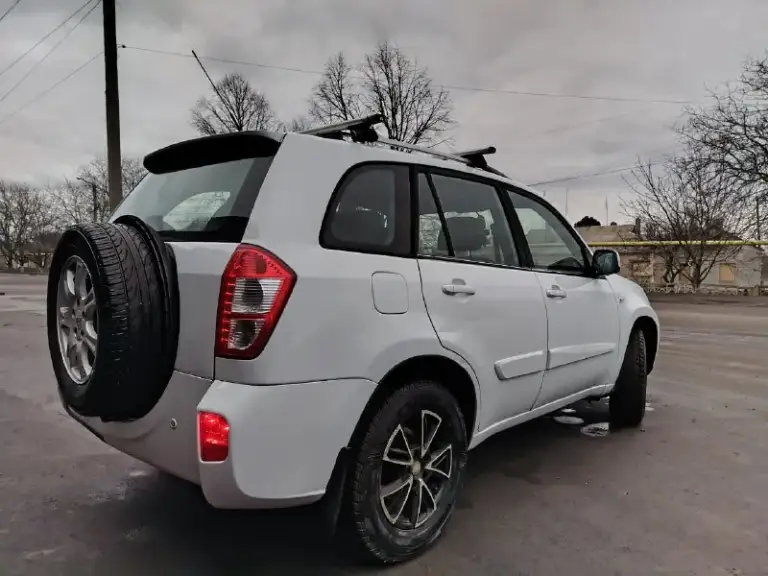 Продам автомобиль 🚗
Chery tiggo
Чери тигго
▶️ Год выпуска: 2014г. В.
▶️ Пробег: 75.000 км. !!!
Подтверждён автотекой!!!
▶️ Объём двигателя: 1.6 л. , 120л. С.
Расход 7.5-8.5 л.
ℹ️ описание:
✅ Автомобиль в очень хорошем состоянии.
✅ Двигатель, кпп на отлично!
✅ Красивый белый цвет
✅ Салон чистый, ухоженный.
🔥Комплектация🔥
--Кондиционер--
• Есп 4 шт
• Эур
-Подогрев сидений
-Подогрев заднего стекла
-Подогрев зеркал
- Абс
Регулировка зеркал
Все стекла родные!!!
Лобовое целое без сколов и трещин
Без дтп!!
Работает каждая кнопочка
1 Владелец.
Предоставляю видео обзор автомобиля по требованию!
🏛 Юридически автомобиль чист, никаких штрафов и запретов!
💰 Цена: 600.000 рублей

            Тогр на месте!!!
🏢 Осмотр: г. Амвросиевка.
По договору могу приехать к вам.
☎ Телефон для связи:    +79493843262
+79493391770
Вацап, телеграмм на номере
Звоните, пишите!!!телефон работает всегда. ..!!!! - фотография - 5