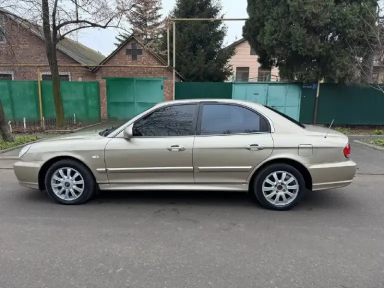 Продам авто hyundai sonata 2.0 мкпп 2004г. В достойном состоянии для своего возраста!

Гур, климат,
4Эл. Стеклоподъёмника, кожаный салон ухоженный. По техники авто в полном порядке, коробка, двигатель ничего не стучит не гремит, салон также в хорошем состоянии.
Авто не новое не питайте иллюзий, но за эти деньги сел поехал, по цене лады!
Адекватным людям торг будет ✅
С удовольствием предоставлю больше информации по тел.
+79895329511
What's app, telegram ✅
370.000 Тыс. Руб - фотография - 6