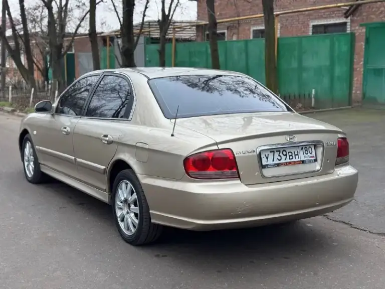 Продам авто hyundai sonata 2.0 мкпп 2004г. В достойном состоянии для своего возраста!

Гур, климат,
4Эл. Стеклоподъёмника, кожаный салон ухоженный. По техники авто в полном порядке, коробка, двигатель ничего не стучит не гремит, салон также в хорошем состоянии.
Авто не новое не питайте иллюзий, но за эти деньги сел поехал, по цене лады!
Адекватным людям торг будет ✅
С удовольствием предоставлю больше информации по тел.
+79895329511
What's app, telegram ✅
370.000 Тыс. Руб - фотография - 7