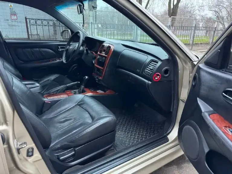 Продам авто hyundai sonata 2.0 мкпп 2004г. В достойном состоянии для своего возраста!

Гур, климат,
4Эл. Стеклоподъёмника, кожаный салон ухоженный. По техники авто в полном порядке, коробка, двигатель ничего не стучит не гремит, салон также в хорошем состоянии.
Авто не новое не питайте иллюзий, но за эти деньги сел поехал, по цене лады!
Адекватным людям торг будет ✅
С удовольствием предоставлю больше информации по тел.
+79895329511
What's app, telegram ✅
370.000 Тыс. Руб - фотография - 9