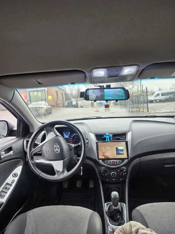 Продам hyundai солярис 2011 год 166 пробега
1.4 Бензин механика
Кондиционер подогрев лобового подогрев сидений 4 стеклоподъемника
Камера заднего вида
Сенсорный магнитофон и тд авто в хорошем состоянии новая зимняя резина цена 750.000 руб торг осмотр макеевка тел +79496850245
📲 Tg: vlados
📞 Звоните: +7(949)6850245 - фотография - 8