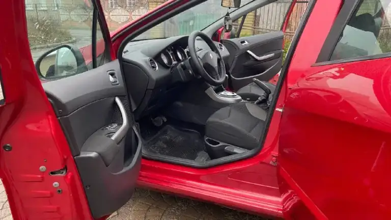 🔥Peugeot 308🔥
Год выпуска: 2009
Тип двигателя: бензиновый, 1.6
Пробег: 209 000 км (оригинальный)
Коробка передач: автоматическая
Комплектации:
• Датчики света/дождя
• Электрорегулировка зеркал
• Электроподъёмники
• Круиз-контроль
• Климат-контроль
• Мультируль
• Led-фары
• Двухстороняя сигнализация
Цена: 550,000 ₽
Автомобиль в отличном состоянии, все системы работают. Готов к проверке.
Юридически чист, без обременений.
Вопросы по телефону: +7-949-41-55-434.
Возможен торг. - фотография - 7