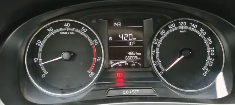 🚘 Марка и модель: skoda рапид
📏 Пробег: 65000
📆 Год: 2018
📝 Кпп:
⚙️ Описание: автомобиль в отличном состоянии без преувеличения! В красивом цвете. Надёжный мотор 1.6 mpi. Передний привод. Один владелец за всю историю эксплуатации. Честный родной пробег. Без ржавчины и рыжиков. Ходовая в идеальном состоянии, не гремит, не стучит и т. Д. Состояние салона как новое, нет царапин, затертых сидений и прочего. Сигнализация starline. Два комплекта резины. Любые проверки приветствую. Торг уместен естественно.
💰 Цена: 1200000
🌍 Город:
📞 Телефон: +79490844585
🙋 Нажмите, чтобы связаться с продавцом в тг
✅Подписаться✅
📰Разместить объявление📰
📞 Звоните: +7(949)0844585 - фотография - 5