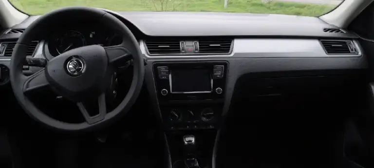 🚘 Марка и модель: skoda рапид
📏 Пробег: 65000
📆 Год: 2018
📝 Кпп:
⚙️ Описание: автомобиль в отличном состоянии без преувеличения! В красивом цвете. Надёжный мотор 1.6 mpi. Передний привод. Один владелец за всю историю эксплуатации. Честный родной пробег. Без ржавчины и рыжиков. Ходовая в идеальном состоянии, не гремит, не стучит и т. Д. Состояние салона как новое, нет царапин, затертых сидений и прочего. Сигнализация starline. Два комплекта резины. Любые проверки приветствую. Торг уместен естественно.
💰 Цена: 1200000
🌍 Город:
📞 Телефон: +79490844585
🙋 Нажмите, чтобы связаться с продавцом в тг
✅Подписаться✅
📰Разместить объявление📰
📞 Звоните: +7(949)0844585 - фотография - 6