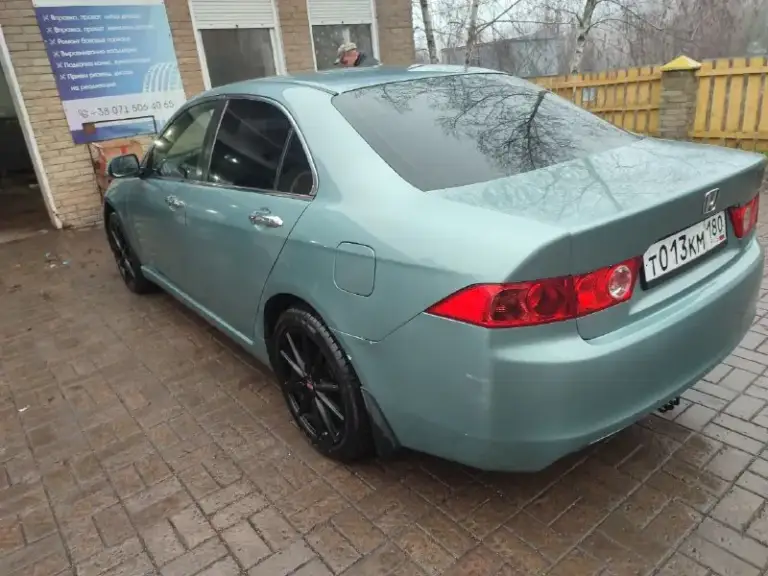 Продаю ухоженный honda accord 7-го поколения 2004 года в отличном техническом состоянии.
Пробег — 190 000 км.
Техническая часть
•Контрактный двигатель, пробег 170 000 км
• Полностью обслужен, работает идеально
•Масло не расходует, мотор сухой и чистый
•Залито moly green 5w-30, замена 2 000 км назад
•5-Ступенчатая механика — передачи включаются чётко, без посторонних звуков
•Техническое состояние оцениваю на 5/5
Оснащение и улучшения
•Современная android-магнитола
•Новые динамики по кругу — отличный звук
•2 Комплекта резины на дисках (лето + зима)
Кузов
•Небольшие сколы, без критичных дефектов
•Обслуженная ходовая часть
Автомобиль в моём владении 4 года, я собственник.
Все работы выполнялись своевременно и для себя, без экономии на запчастях.
Двигатель был заменён вскоре после покупки. Машина использовалась как автомобиль выходного дня.
💰Цена: 900 000 ₽, возможен адекватный торг.
Осмотр, г. Донецк
+79495309560
📞 Звоните: +7(949)5309560 - фотография - 4