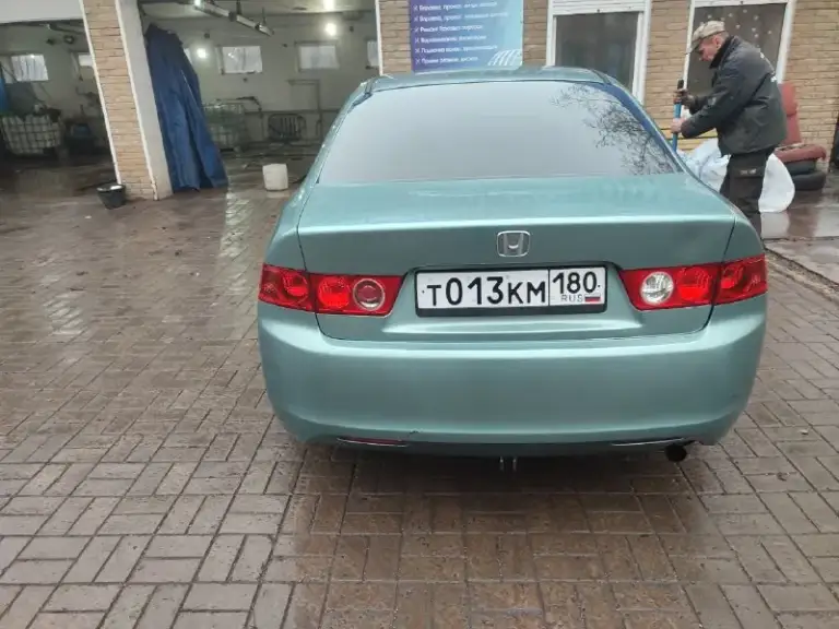 Продаю ухоженный honda accord 7-го поколения 2004 года в отличном техническом состоянии.
Пробег — 190 000 км.
Техническая часть
•Контрактный двигатель, пробег 170 000 км
• Полностью обслужен, работает идеально
•Масло не расходует, мотор сухой и чистый
•Залито moly green 5w-30, замена 2 000 км назад
•5-Ступенчатая механика — передачи включаются чётко, без посторонних звуков
•Техническое состояние оцениваю на 5/5
Оснащение и улучшения
•Современная android-магнитола
•Новые динамики по кругу — отличный звук
•2 Комплекта резины на дисках (лето + зима)
Кузов
•Небольшие сколы, без критичных дефектов
•Обслуженная ходовая часть
Автомобиль в моём владении 4 года, я собственник.
Все работы выполнялись своевременно и для себя, без экономии на запчастях.
Двигатель был заменён вскоре после покупки. Машина использовалась как автомобиль выходного дня.
💰Цена: 900 000 ₽, возможен адекватный торг.
Осмотр, г. Донецк
+79495309560
📞 Звоните: +7(949)5309560 - фотография - 5
