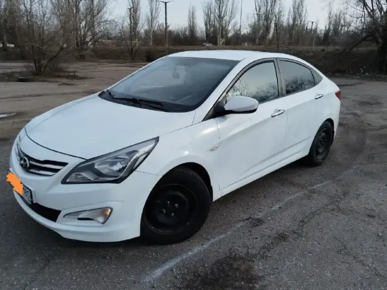 Продам hyundai solaris 2014г. Пробег 205.000,мкпп 1.4 бензин. Автомобиль юридически чист. Состояние:электроника, ходовка, мотор и мкпп отлично. Чистый ухоженный салон. По заднему бамперу есть маленький нюанс. Цена 875.000 г. Макеевка, +79495541972
📞 Звоните: +7(949)5541972 - фотография - 3