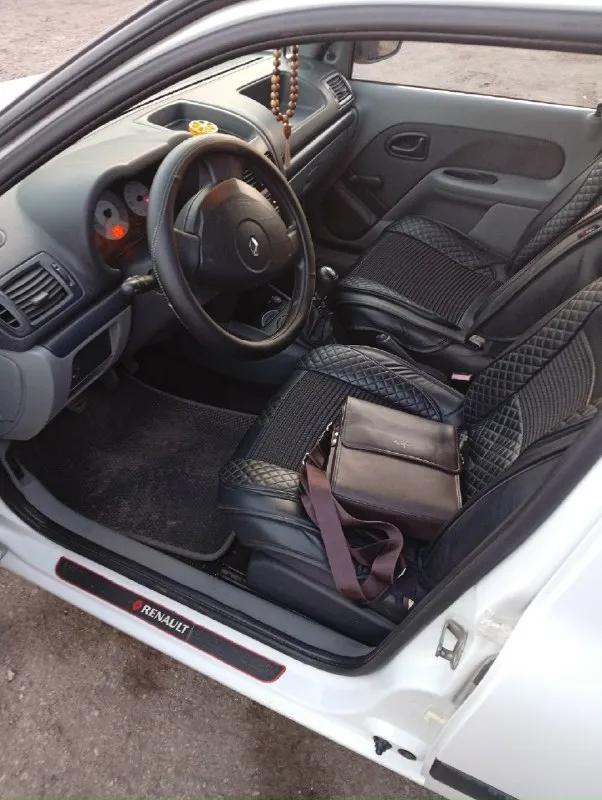 Renault clio 1.4 2007 г. Продам авто в отличном состоянии. Работает все, что должно работать. Я хозяин по т. П. Из последнего т. О: новые 2 радиатора, новый антифриз, компрессор кондиционера, резонатор и основной глушитель, ремень, ролики, гур насос. Вообщем денег не жалел, делал для себя. Продажа в связи с покупкой нового автомобиля. Интересует обмен на солярис с моей доплатой. Цена 450 без торга. ±79493803295 перекупам просьба не беспокоить. Енакиево
📞 Звоните: +7(949)3803295 - фотография - 9