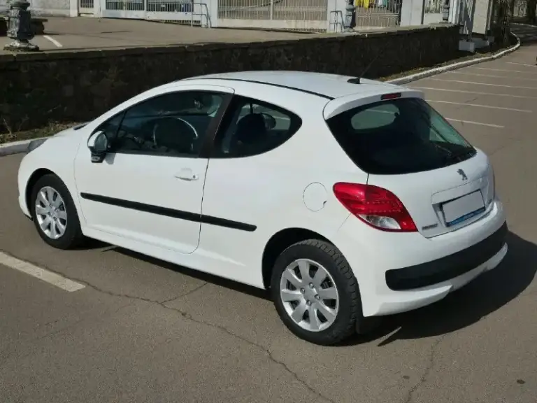 Продам peugeot(пежо)207(купе),2009 год, в отличном состоянии. Пробег 129000 км. (родной, подтверждается автотекой). Без дтп. Всего 1 владелец. (всю жизнь в одних руках) в 2010 году выехала с салона, даже имеется чек о покупке. Мотор 1.4л. , очень резвый для неё. Кузов оцинкованный, в идеале, ни вмятин, ни потёртостей, ни рыжиков нет. Кондиционеp холодит, печка греет, обогрев зеркал, абс, эур, бк, цз, сигнализация, стеклоподъёмники, магнитола, хорошие динамики, новый акб, вся безопасность на месте: подушки фронтальные и боковые, коробка автомат (робот), подрулевые лепестки. Перед продажей полностью обслужена, коробка переключается чётко и без затупов. Машинка своих денег стоит и полностью обслужена. Машина на r15 дисках, уже на новой зимней резине! Салон отличный, не прокурен. Любые проверки на сто приветствую. В жизни машина выглядит еще ярче, и лучше чем на фото. Ездила девушка аккуратно, за машиной следила. Учет рф, полное переоформление на вас в мрэо. Без штрафов, аре
📞 Звоните: +7(949)8953126 - фотография - 5