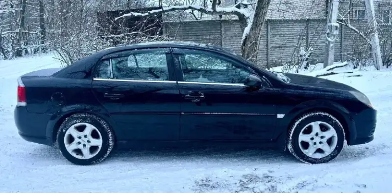 Продаю срочно торг у капота.
465 Тыс. Руб.
Opel vectra c рейсталинг 2007
1.8 Безнин механика.
Родной пробег 235тыс. Км.
3 Собственника. Птс оригинал.
Автотека зеленейшая.
Авто в хорошем состоянии без вложений.
Мотор не дымит не троит, ходовая перебрана, коробка без проблем.
Кузов в нормальном состоянии для своих лет. Салон чистый и ухоженный. Богатая комплектация. Зимняя резина, новый акб, новое масло фильтра, ремень грм только поменял, фазики тоже новые только заменил, модуль зажигания не давно поменял. Ходовую всю перебрал. Авто полностью обслужена и готова к дальнейшей эксплуатации. Документы в полном порядке юредически чистая. Любое переоформление. Осмотр донецк
+79493114199 - фотография - 6