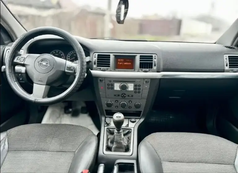 Продаю срочно торг у капота.
465 Тыс. Руб.
Opel vectra c рейсталинг 2007
1.8 Безнин механика.
Родной пробег 235тыс. Км.
3 Собственника. Птс оригинал.
Автотека зеленейшая.
Авто в хорошем состоянии без вложений.
Мотор не дымит не троит, ходовая перебрана, коробка без проблем.
Кузов в нормальном состоянии для своих лет. Салон чистый и ухоженный. Богатая комплектация. Зимняя резина, новый акб, новое масло фильтра, ремень грм только поменял, фазики тоже новые только заменил, модуль зажигания не давно поменял. Ходовую всю перебрал. Авто полностью обслужена и готова к дальнейшей эксплуатации. Документы в полном порядке юредически чистая. Любое переоформление. Осмотр донецк
+79493114199 - фотография - 8