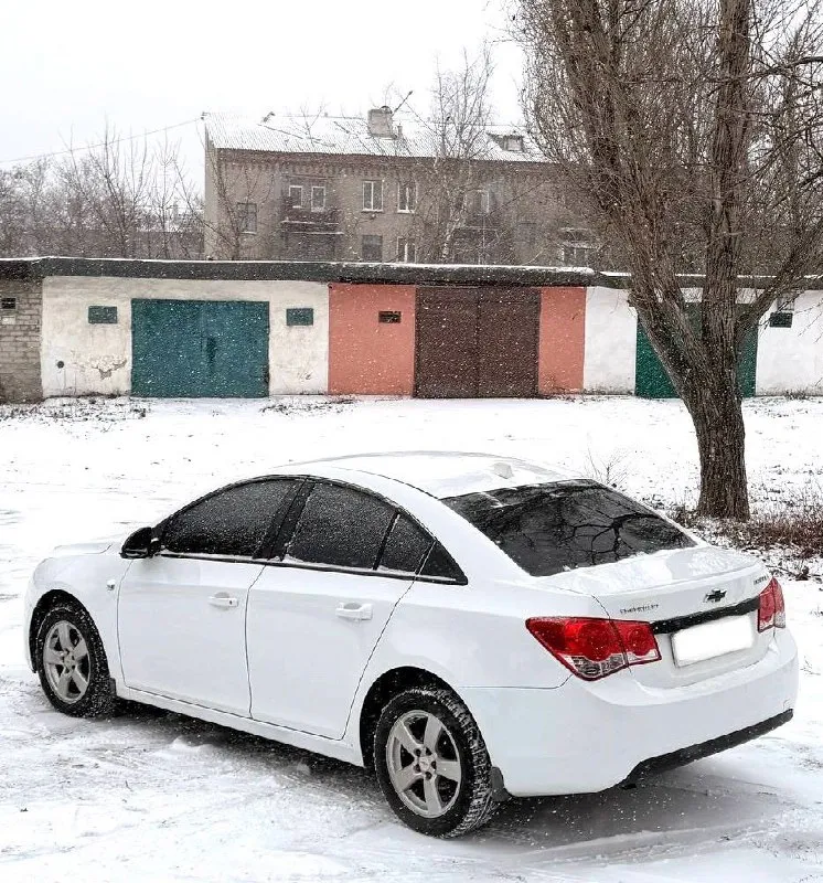 Chevrolet cruze 1.8 автомат
2012Г
✅ Без дтп !✅ не такси !✅ весь в родной краске ✅ автотека это подтверждает 👍 можете проверять без проблем, пробег 214т км. Двигатель обслужен грм, помпу, прокладки, теплообменник, меняли 10 т км назад, двигатель в отличном состоянии! Не дымит ! Не троит ! Масло не расходует !
Коробка в отличном состоянии! Без пинков ! Без рывков ! И прочего, ходовая в идеальном состоянии! Нечего не стучит, не гремит, не шумит ! Отрабатывает правильно мягко как должна, любые проверки в любом авто сервисе за ваш счет приветствуется без проблем ✅✅ кузов в отличном состоянии. Без рыжиков !! Без жучков ! Без гнили !!! Без вздутий краски ! И прочего ! Кузов в полном порядке✅ 2 комплекта резины сейчас на зимней шипованный резине куплена в этом году ! И летняя тоже свежая комплект с машиной, 2 ключа сигнализации с автозапуском стар-лайн, комплектация отличная, датчик дождя, датчик света, мульти руль, 4 стеклоподъемника, парктроники, документы чистые
Макеевка цена 745.000 т. +79496073269 - фотография - 4