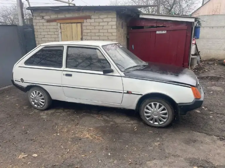 Продам таврию 1993 года на уверенном ходу. Коробка без нареканий. Новый акум, залит тосол новое масло. По электрике все работает. Сел и поехал. Резина лето. Продажа по тех паспорту постоянный учет днр. Цена 55 тыс без торга все вопросы по телефону +79493702975 г донецк
📲 Tg: саша матвеев
📞 Звоните: +7(949)3702975 - фотография - 3
