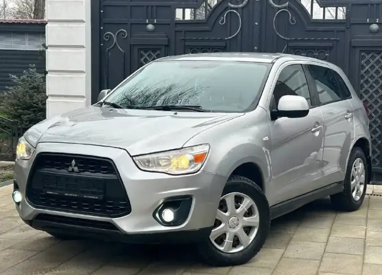 Продам mitsubishi asx рестайлинг
Год выпуска:2012
Объём двигателя:1.6.v16
Кпп механическая
Родной пробег:137.000 км
Автомобиль в родном окрасе!
Состояние кузова идеальное
Все технические обслуживания проводились исключительно у официального дилера, с соблюдением всех сроков. Авто в отличном состоянии как технически, так и визуально.
Заводское остекление.
Комплектация:
Бортовой компьютер,
Подогрев сидений,4 стеклоподъемника, кондиционер, электро зеркала, противотуманные фары, подогрев стекл, abs esp, aux bluetooth, полный комплект ключей и много чего прочего для комфортного вождения
По документам любой вид оформления
Автотека ✅
Цена: 960 руб торг срочная
Г. Донецк
Номер телефона:
+7949-487-35-71
📲 Tg:.
📞 Звоните: +7(949)4873571 - фотография - 5