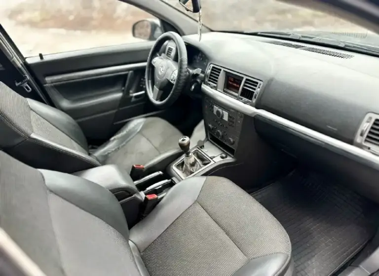 Продаю срочно торг у капота. 465 тыс. Руб. Opel vectra c рейсталинг 2007 1.8 безнин механика. Родной пробег 235тыс. Км. 3 собственника. Птс оригинал. Автотека зеленейшая. Авто в хорошем состоянии без вложений. Мотор не дымит не троит, ходовая перебрана, коробка без проблем. Кузов в нормальном состоянии для своих лет. Салон чистый и ухоженный. Богатая комплектация. Зимняя резина, новый акб, новое масло фильтра, ремень грм только поменял, фазики тоже новые только заменил, модуль зажигания не давно поменял. Ходовую всю перебрал. Авто полностью обслужена и готова к дальнейшей эксплуатации. Документы в полном порядке юредически чистая. Любое переоформление. Осмотр донецк +79493114199 +79895340753 телеграмм
📞 Звоните: +7(949)3114199 - фотография - 7